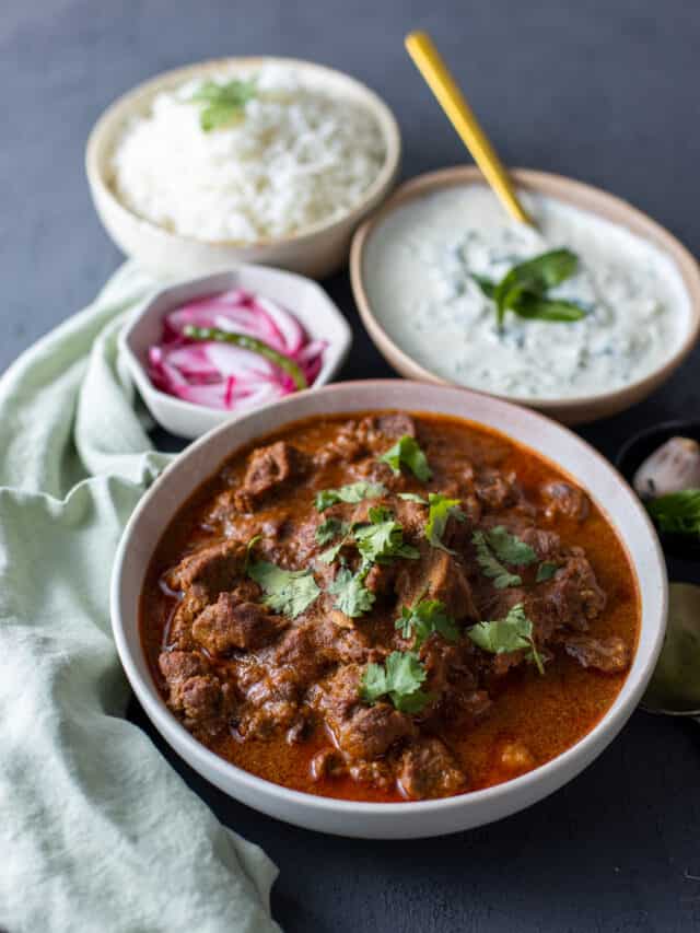 Rogan Josh: कश्मीरी स्टाइल में बनी मसालेदार और तीखी रोगन जोश करी का स्वाद लें अपनी ही किचन में