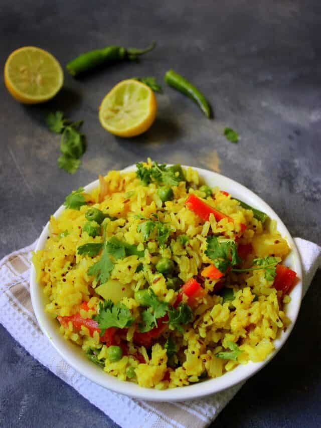 Veg Poha : वीकेंड की शाम को बनाएं और भी खुशनुमा इंदौरी पोहे के अद्भुत स्वाद के साथ
