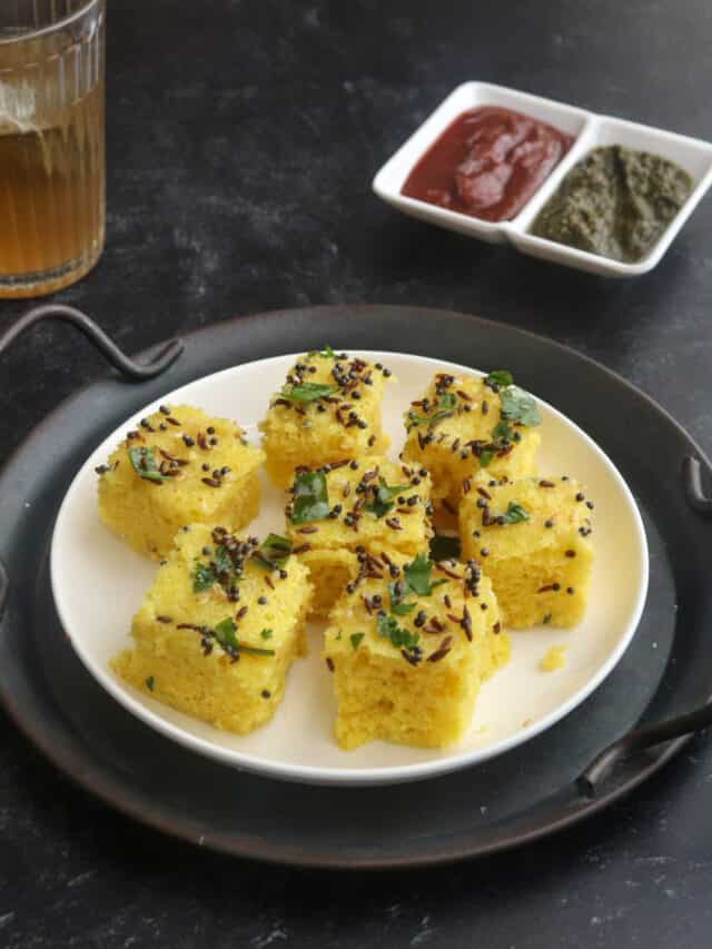 Dhokla : गर्मागर्म ढोकला और हरी चटनी, इससे बेहतर ब्रेकफास्ट भला और क्या होगा
